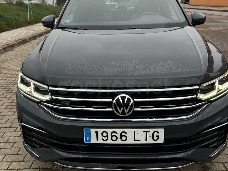 Usado VW Tiguan R-line 150 CV (110 kW) 2020 Gris / plata SUV