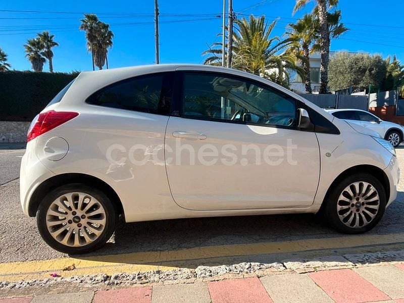 Blanco Usado 2010 Ford Ka Titanium Berlina | 3900 € (Precio justo) - Imagen 1/4
