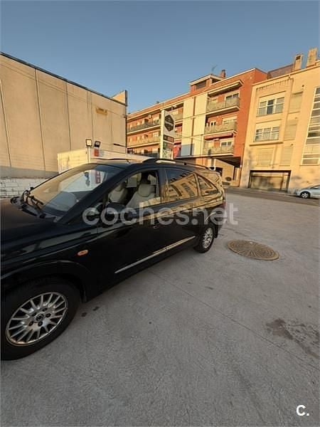 Usado SsangYong Rodius Limited 165 CV (121 kW) 2006 Negro Monovolumen