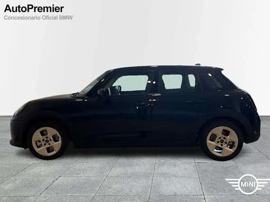 Nuevo Mini Cooper Essential 114 kW (156 CV) 2025 Negro Utilitario