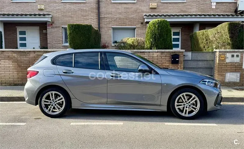 Usado BMW 118 Shadowline 136 CV (100 kW) 2024 Gris / plata Utilitario