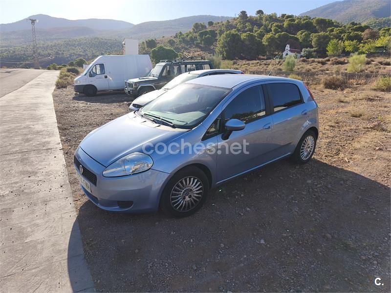 Azul Usado 2007 Fiat Grande Punto Dynamic Utilitario | 2600 € (Precio justo) - Imagen 1/4