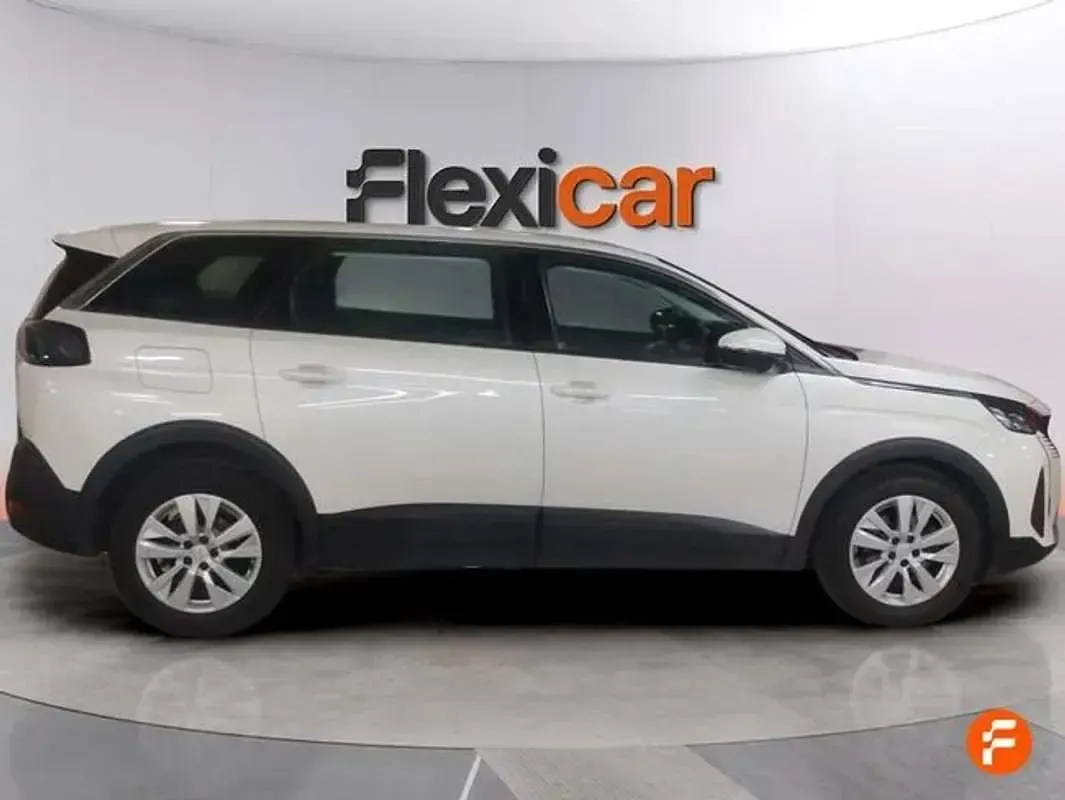Usado Peugeot 5008 Active 131 CV (96 kW) 2021 Blanco SUV