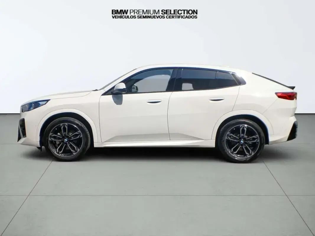 Usado BMW iX2 Luxury Line 150 kW (204 CV) 2025 SUV