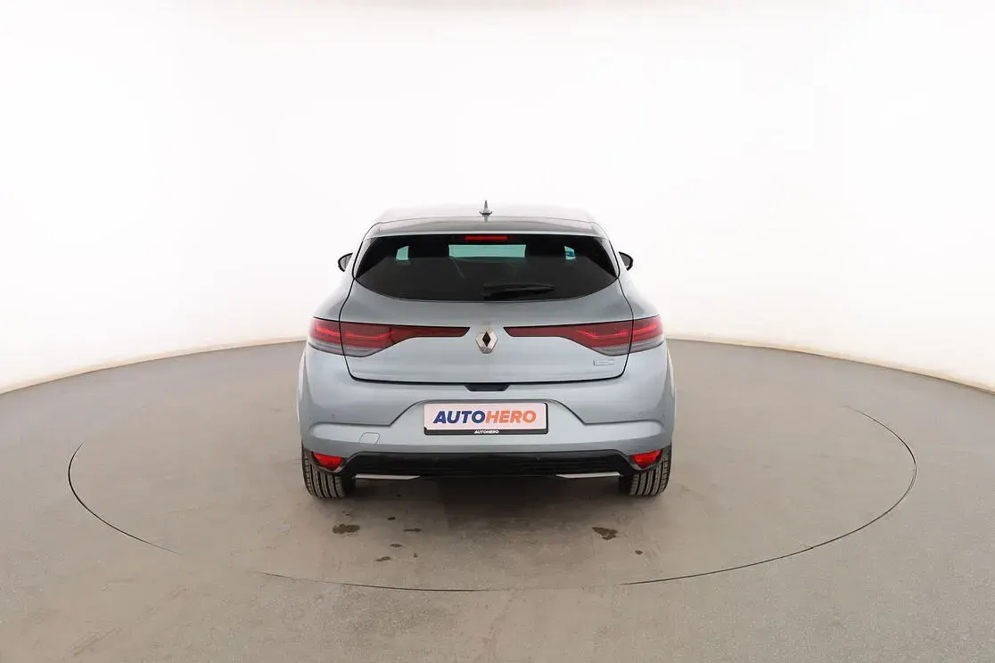 Usado Renault Mégane Zen 158 CV (116 kW) 2021 Gris Berlina