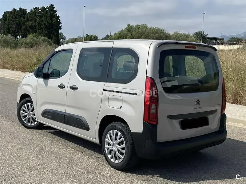 Usado Citroën Berlingo Feel 100 CV (73 kW) 2019 Beige Monovolumen