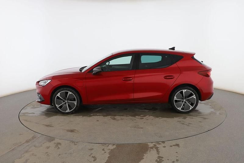 Usado Seat Leon FR 204 CV (150 kW) 2021 Rojo Berlina
