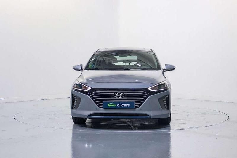 Usado Hyundai Ioniq Style 105 CV (77 kW) 2017 Plateado Utilitario