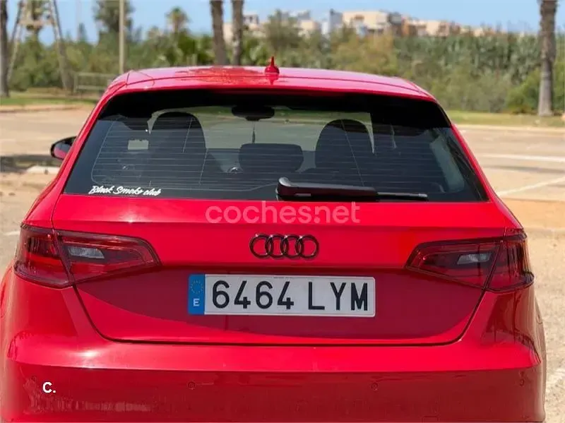 Usado Audi A3 Attraction 150 CV (110 kW) 2013 Rojo Berlina