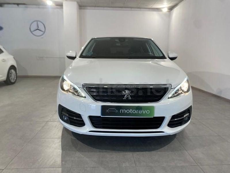Usado Peugeot 308 Allure 100 CV (73 kW) 2020 Blanco Berlina