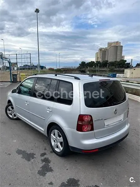 Usado VW Touran Edition 105 CV (77 kW) 2008 Gris / plata Monovolumen