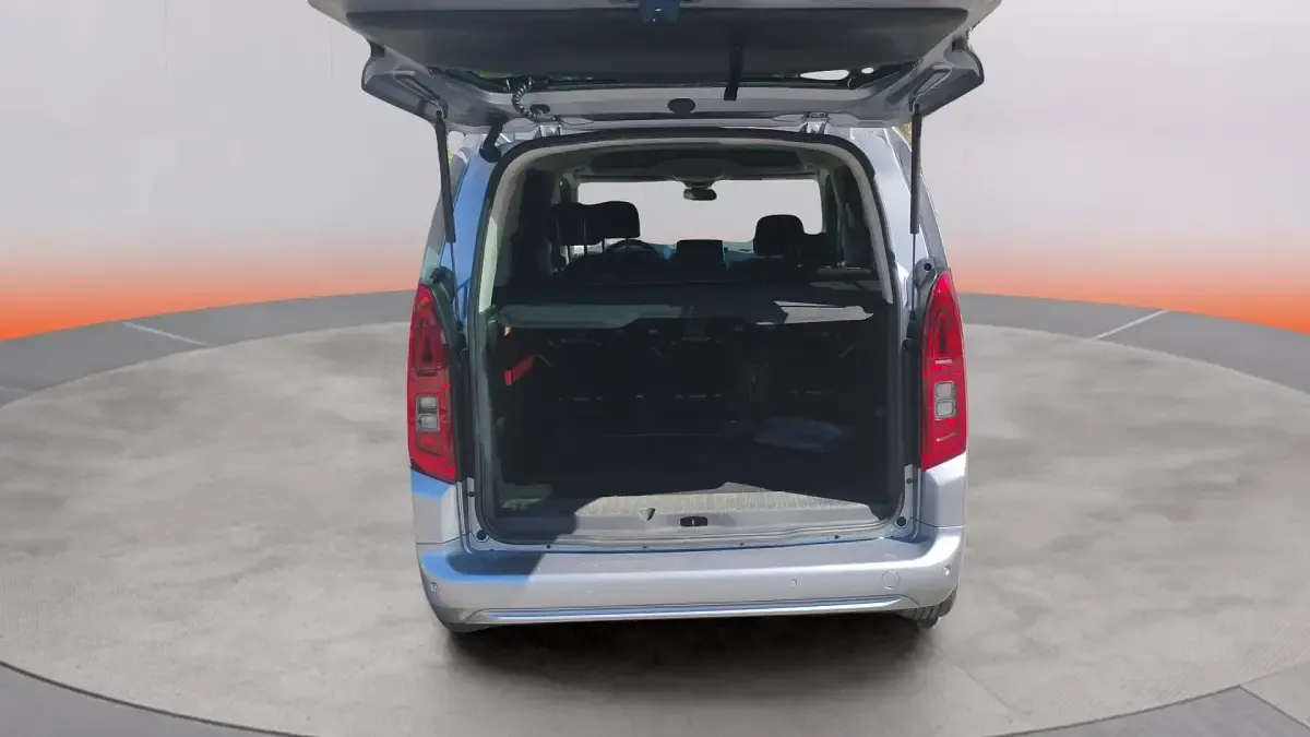 Usado Opel Combo Expression 110 CV (80 kW) 2019 Gris Monovolumen