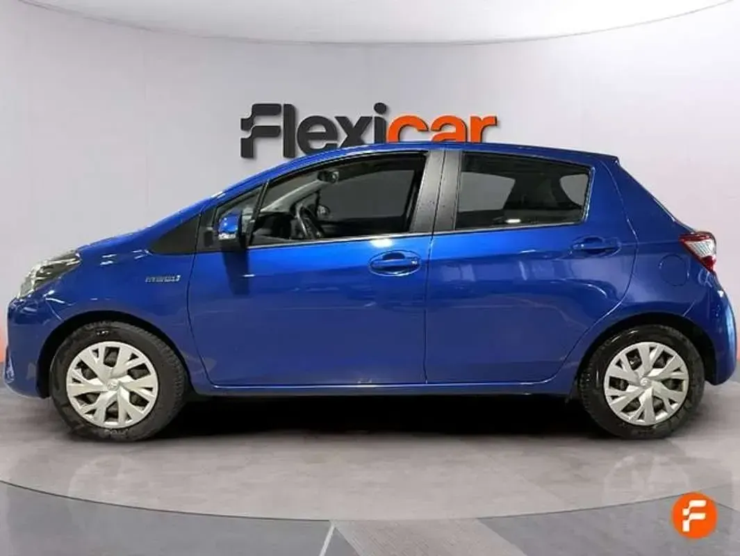 Usado Toyota Yaris Hybrid Business Edition 116 CV (85 kW) 2020 Azul Utilitario