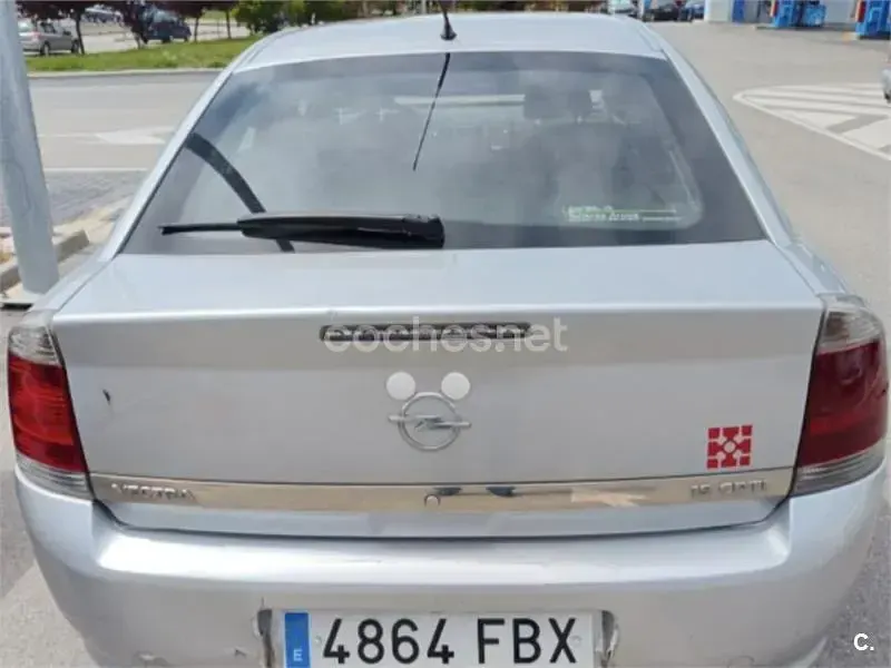 Usado Opel Vectra Elegance 120 CV (88 kW) 2006 Gris / plata Berlina