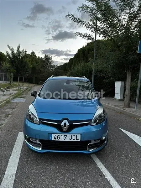 Usado Renault Scénic III Bose Edition 130 CV (95 kW) 2015 Azul Monovolumen
