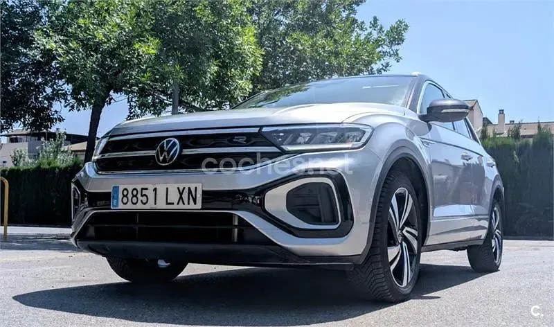 Usado VW T-Roc R-line 150 CV (110 kW) 2022 Gris / plata SUV