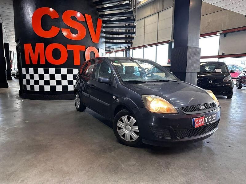 Usado Ford Fiesta Ambiente 68 CV (50 kW) 2008 Gris Utilitario