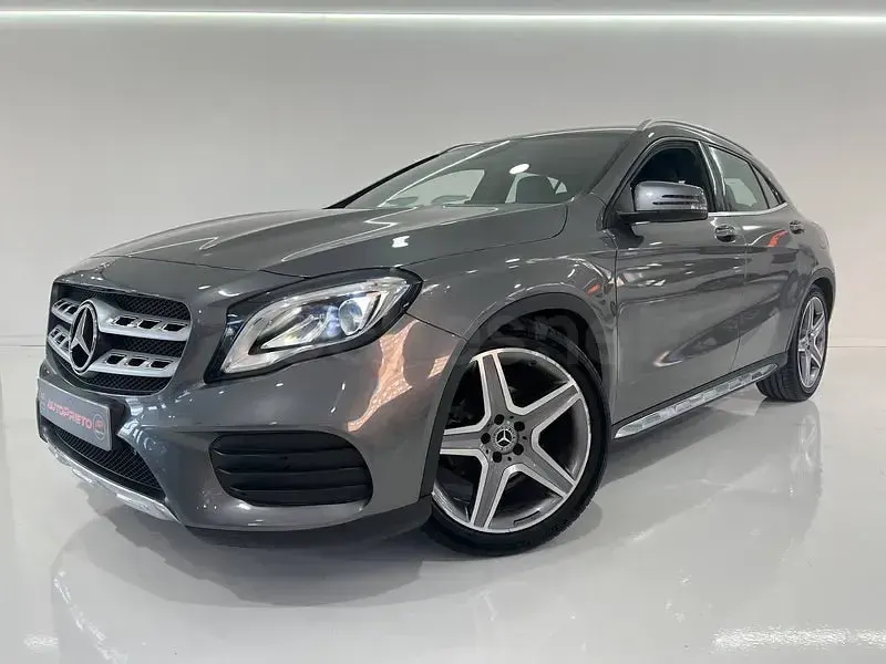 Usado Mercedes GLA200 156 CV (114 kW) 2018 Gris / plata SUV
