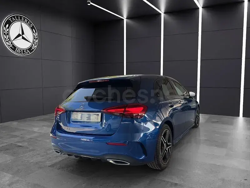 Usado Mercedes A200 150 CV (110 kW) 2025 Azul Berlina