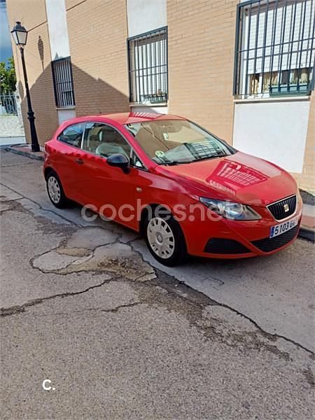 Usado Seat Ibiza SC Style 105 CV (77 kW) 2010 Rojo Utilitario