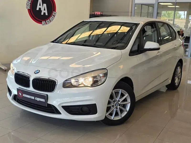 Usado BMW 216 Active Tourer 116 CV (85 kW) 2018 Blanco Monovolumen
