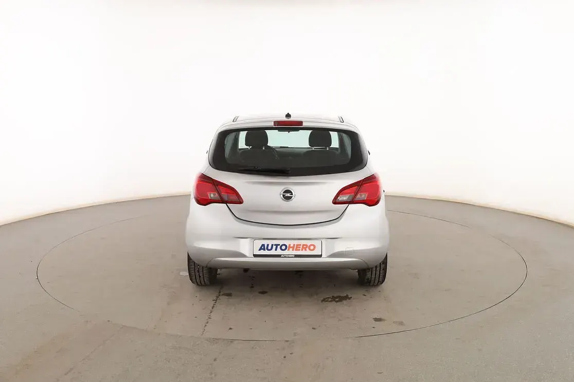 Usado Opel Corsa Selective 90 CV (66 kW) 2018 Plata Utilitario