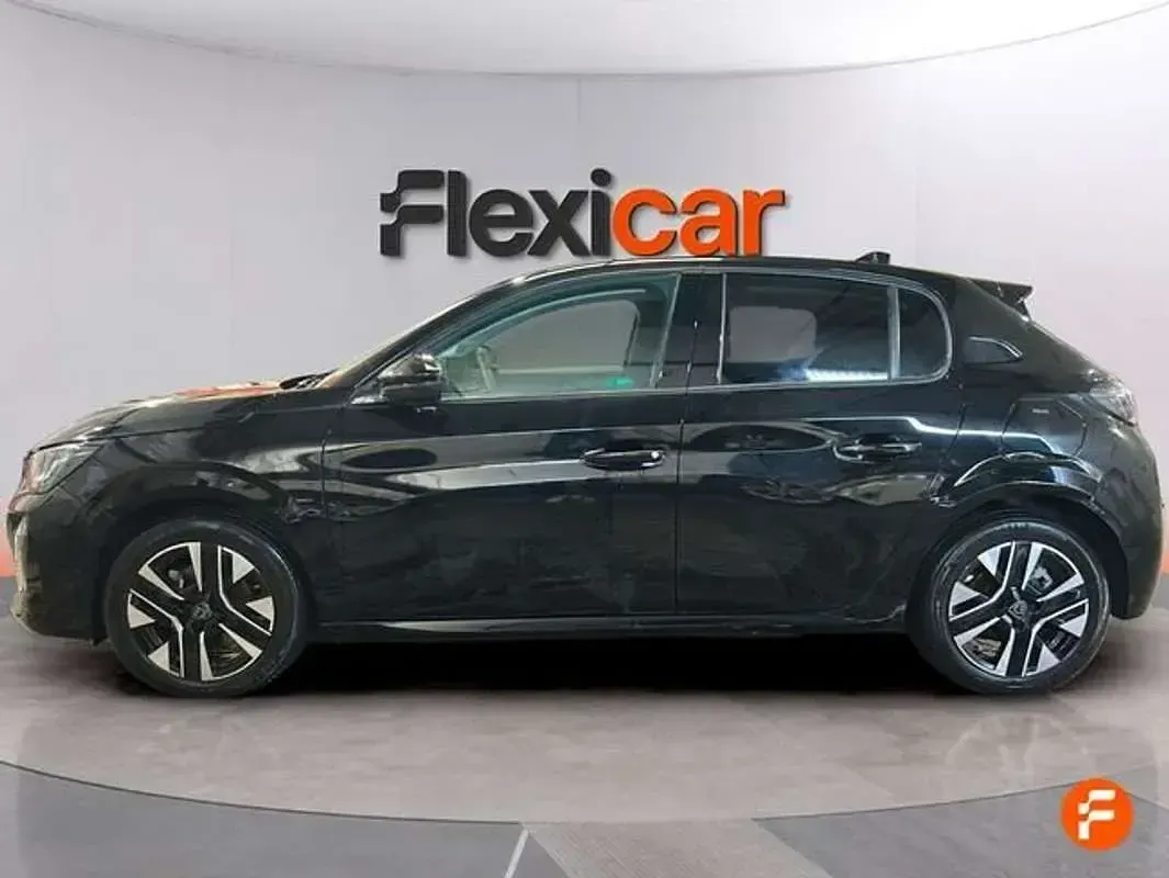 Usado Peugeot 208 Allure 101 CV (74 kW) 2025 Gris Utilitario