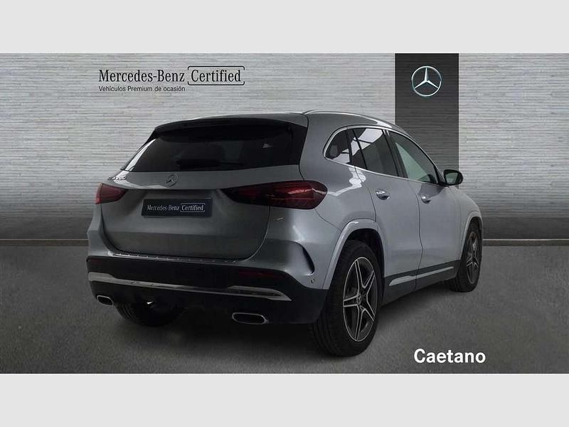 Usado Mercedes GLA200 163 CV (119 kW) 2025 Plateado SUV