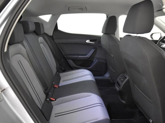 Usado Seat Leon Style 150 CV (110 kW) 2024 Gris/plata