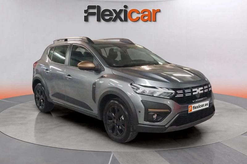 Gris Usado 2025 Dacia Sandero Extreme Berlina | 14.890 € (Buen precio) - Imagen 1/4