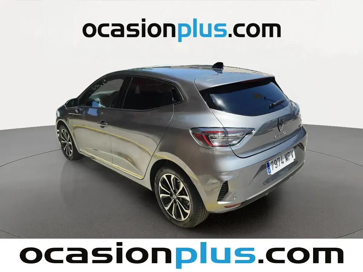 Usado Renault Clio V Techno 143 CV (105 kW) 2024 Gris Utilitario