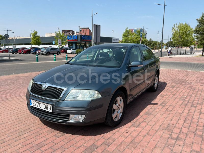 Gris / plata Usado 2006 Skoda Octavia RS Berlina | 2300 € - Imagen 1/4
