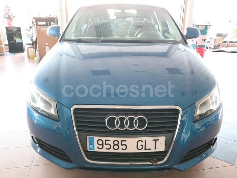 Usado Audi A3 Ambiente 140 CV (102 kW) 2010 Azul Utilitario
