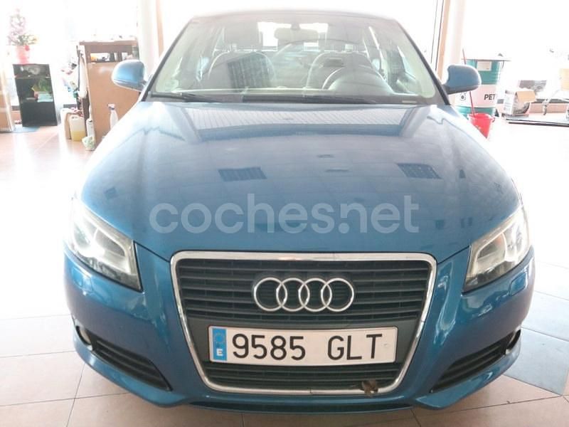 Azul Usado 2010 Audi A3 Ambition Berlina | 6200 € (Buen precio) - Imagen 1/4