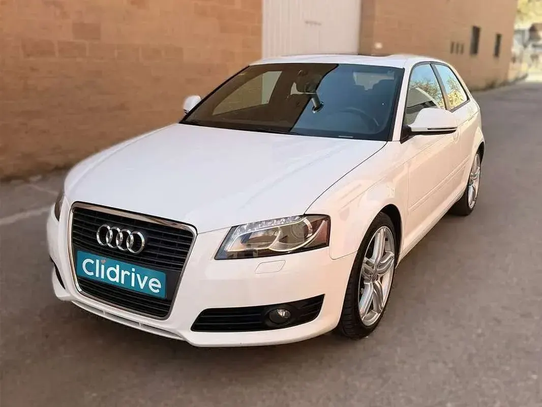 Usado Audi A3 Ambition 160 CV (117 kW) 2010 Blanco Utilitario