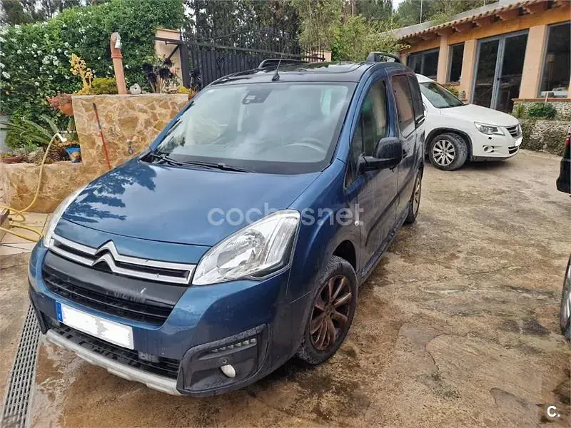 Usado Citroën Berlingo Feel 110 CV (80 kW) 2017 Azul Monovolumen