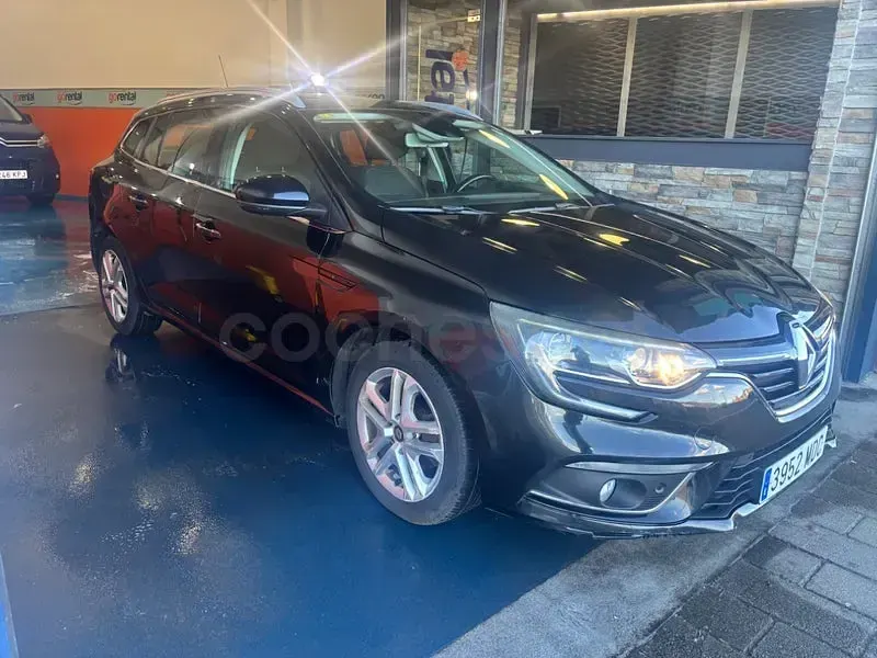 Usado Renault Mégane GrandTour Business 90 CV (66 kW) 2018 Negro Familiar