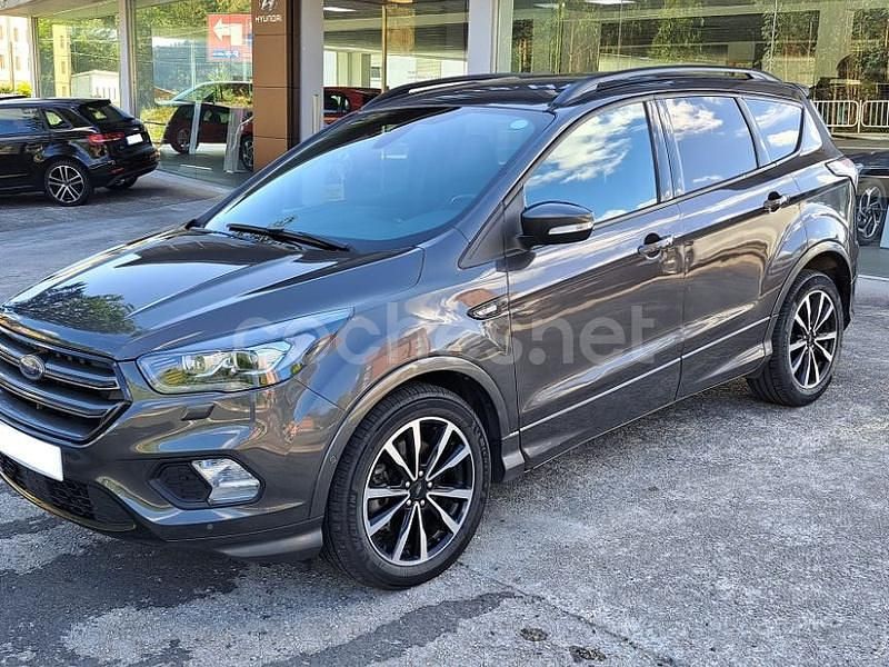 Gris / plata Usado 2019 Ford Kuga ST-Line SUV | 15.900 € (Caro) - Imagen 1/4