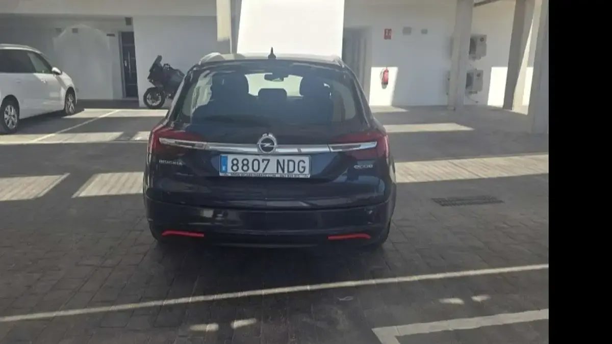 Usado Opel Insignia Business 120 CV (88 kW) 2014 Azul Berlina