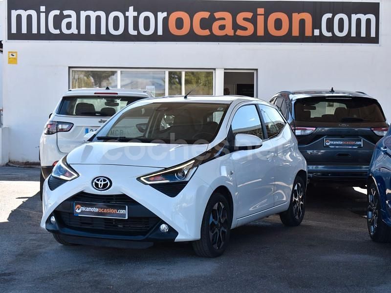 Usado Toyota Aygo X-play 72 CV (52 kW) 2021 Blanco Utilitario