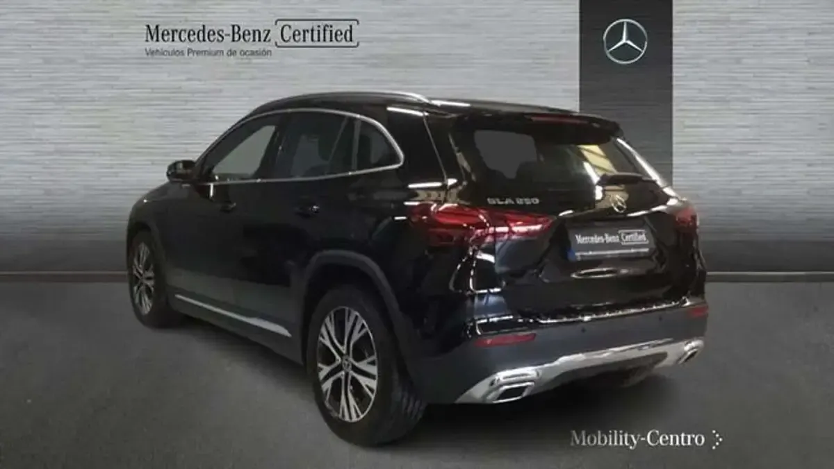 Usado Mercedes GLA250 219 CV (161 kW) 2024 Negro SUV