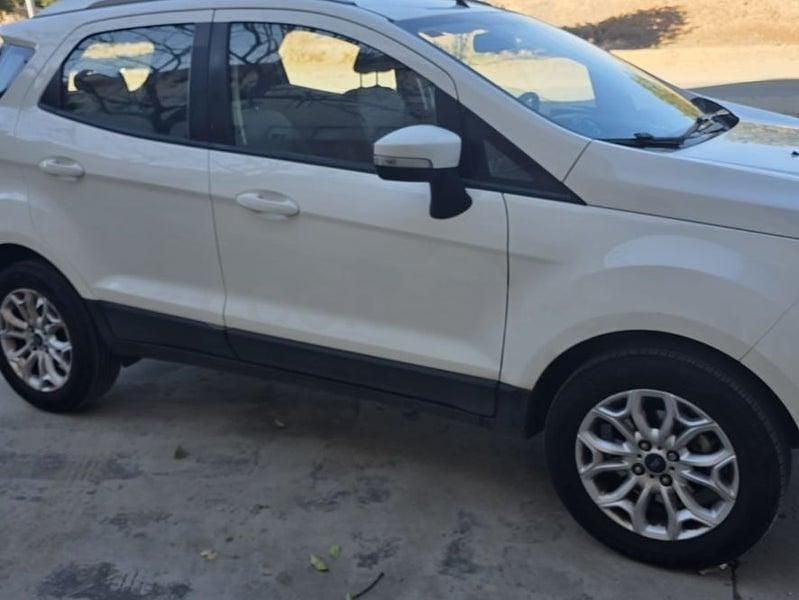 Usado Ford Ecosport Titanium 95 CV (69 kW) 2017 Blanco SUV