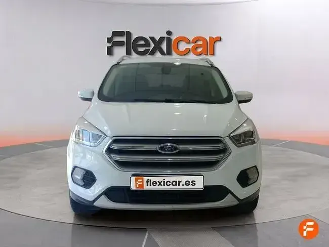 Usado Ford Kuga Trend 120 CV (88 kW) 2018 Blanco SUV