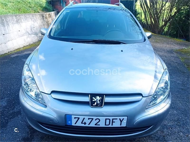 Usado Peugeot 307 110 CV (80 kW) 2005 Gris / plata Familiar