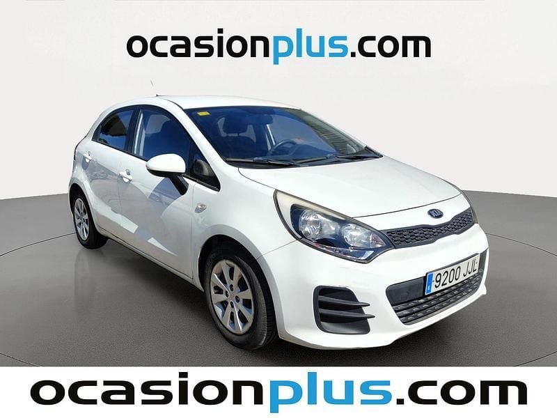 Usado Kia Rio 84 CV (61 kW) 2015 Blanco Utilitario