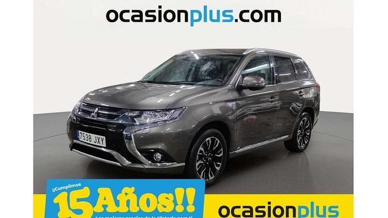Gris Usado 2017 Mitsubishi Outlander P-HEV SUV | 20.790 € (Precio justo) - Imagen 1/4
