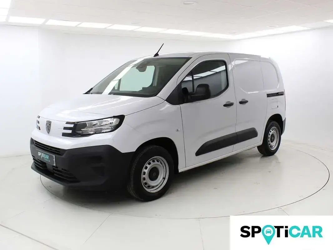 Usado Peugeot Partner 99 CV (72 kW) 2024 Blanco Monovolumen