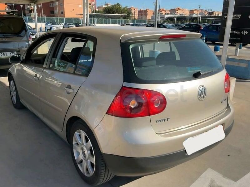 Usado VW Golf IV Highline 105 CV (77 kW) 2004 Beige Berlina