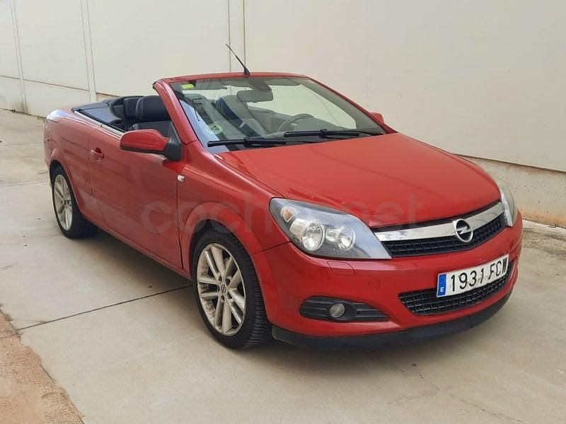 Usado Opel Astra Cabriolet Cosmo 150 CV (110 kW) 2006 Rojo Descapotable