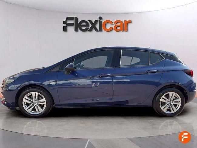 Usado Opel Astra 110 CV (80 kW) 2020 Azul Berlina